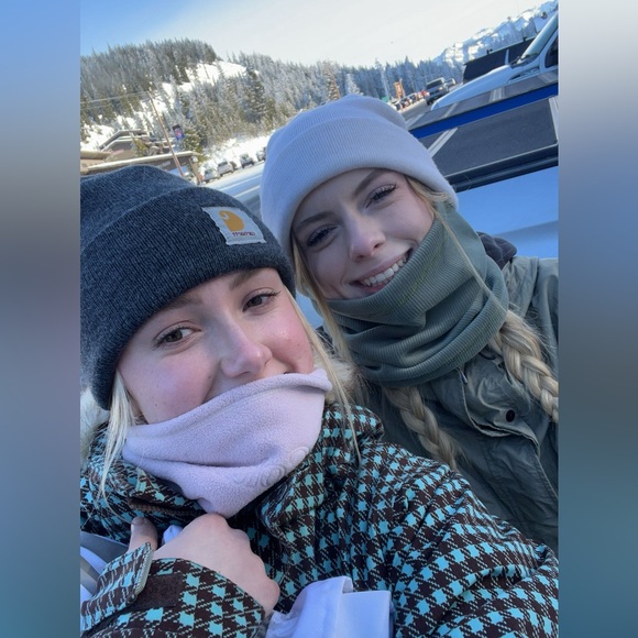 Meet your Posher, Riley - Picture 2 of 3